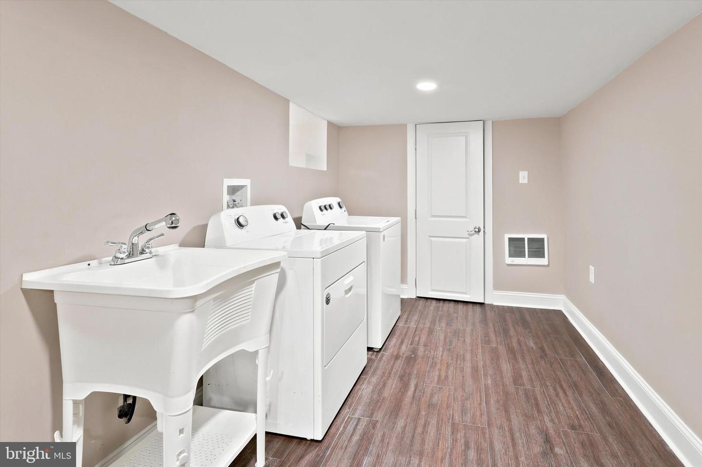 5439 Regent St Property Photo 19