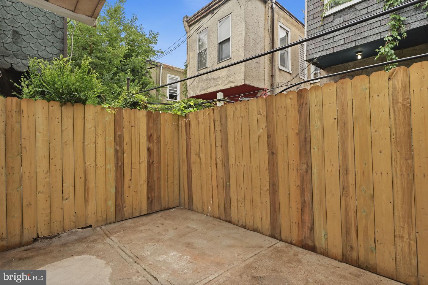 2357 N Beechwood St Property Photo 22
