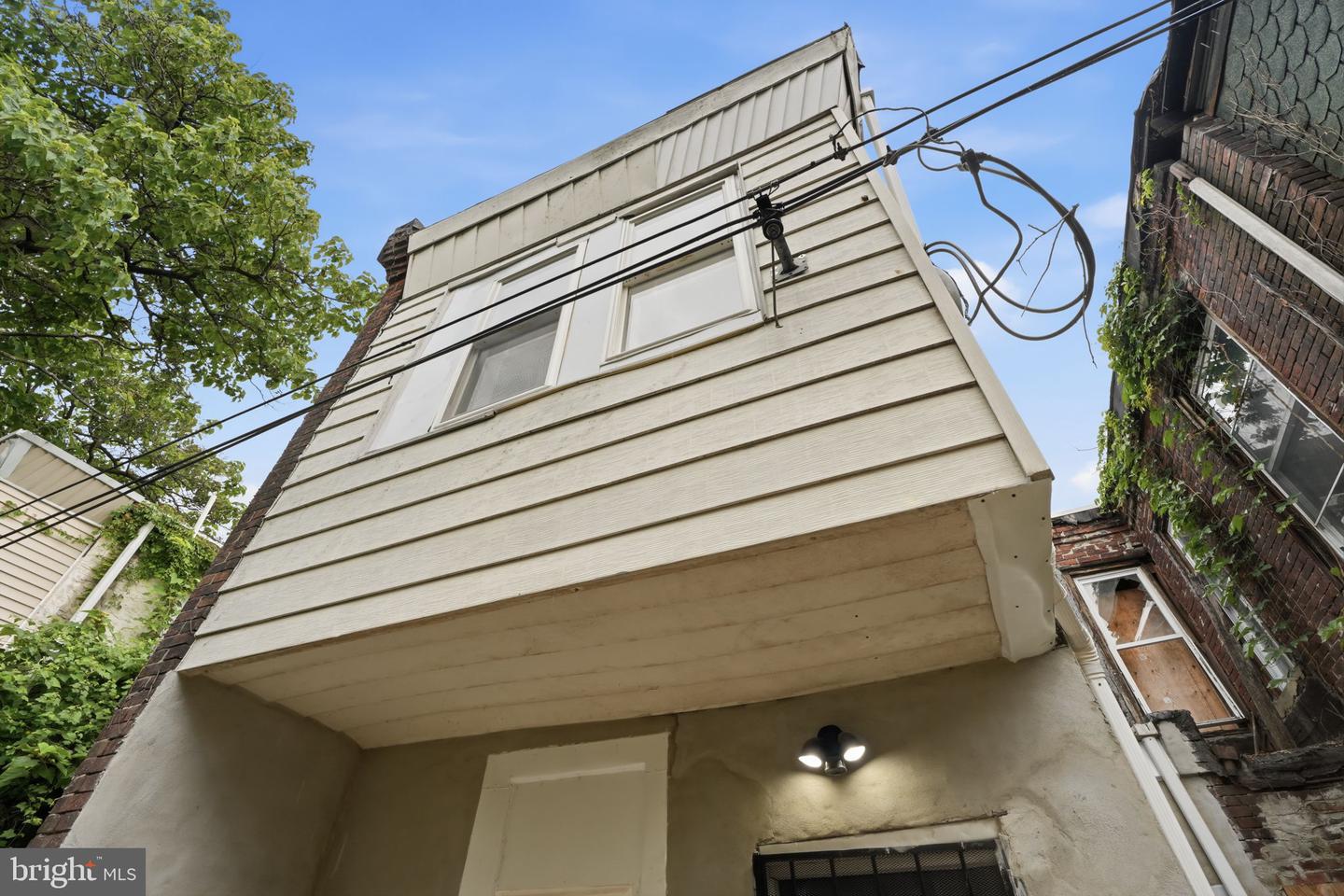 2357 N Beechwood St Property Photo 25