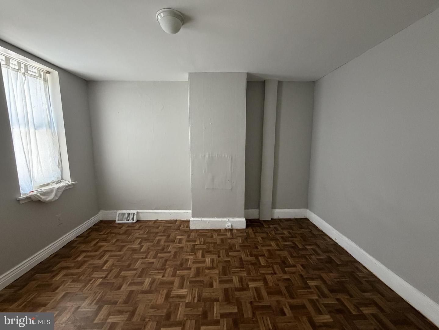 3433 Mount Vernon St Property Photo 2