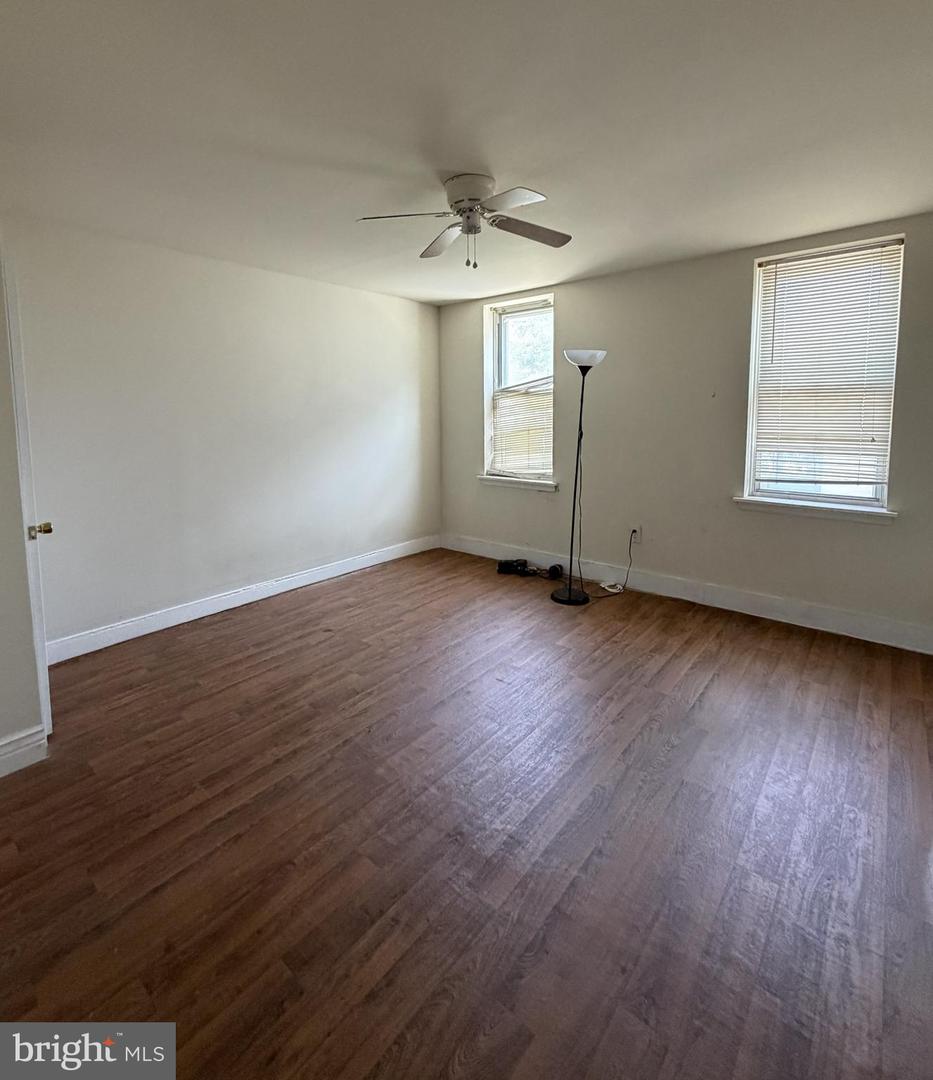 3433 Mount Vernon St Property Photo 4