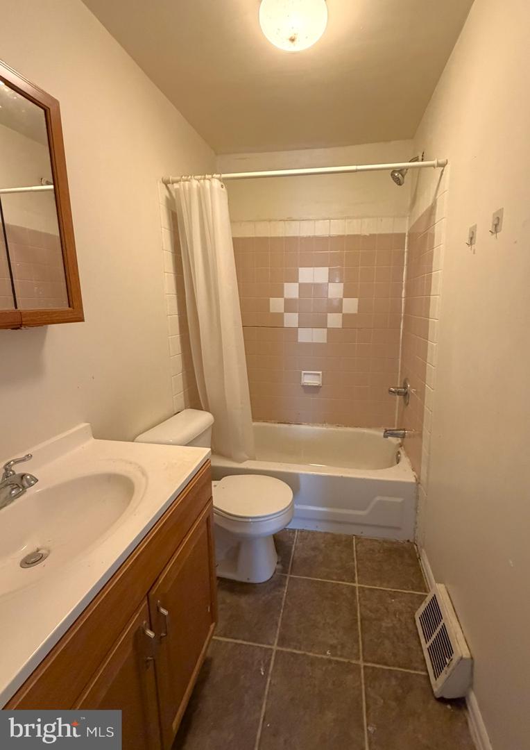 3433 Mount Vernon St Property Photo 6