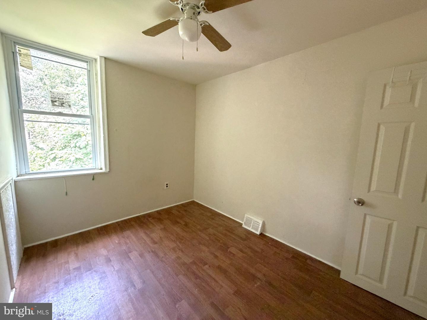 3433 Mount Vernon St Property Photo 7