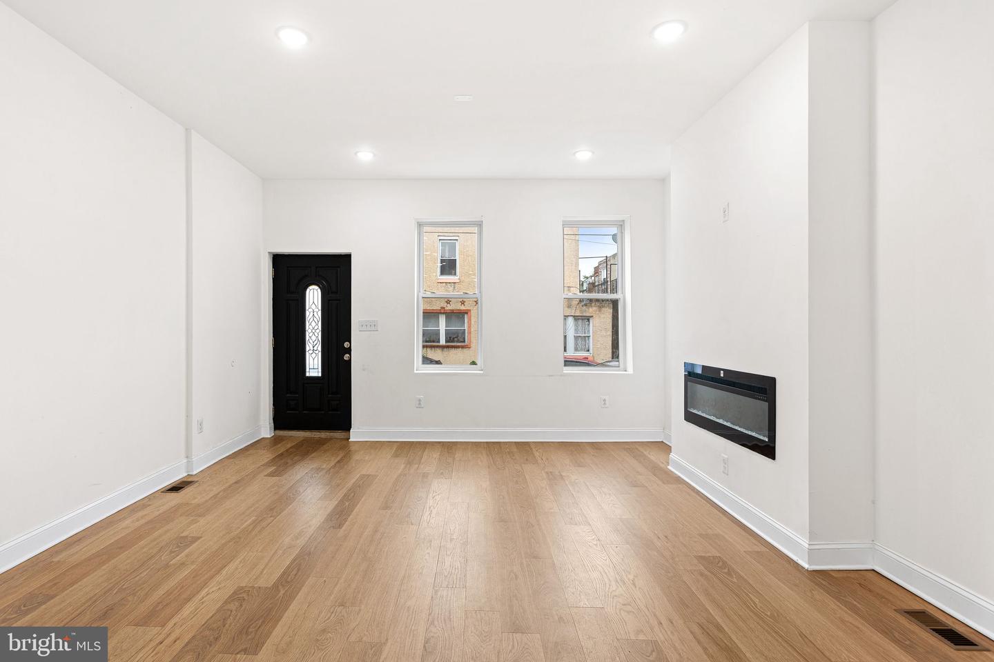 1823 Morris St Property Photo 3