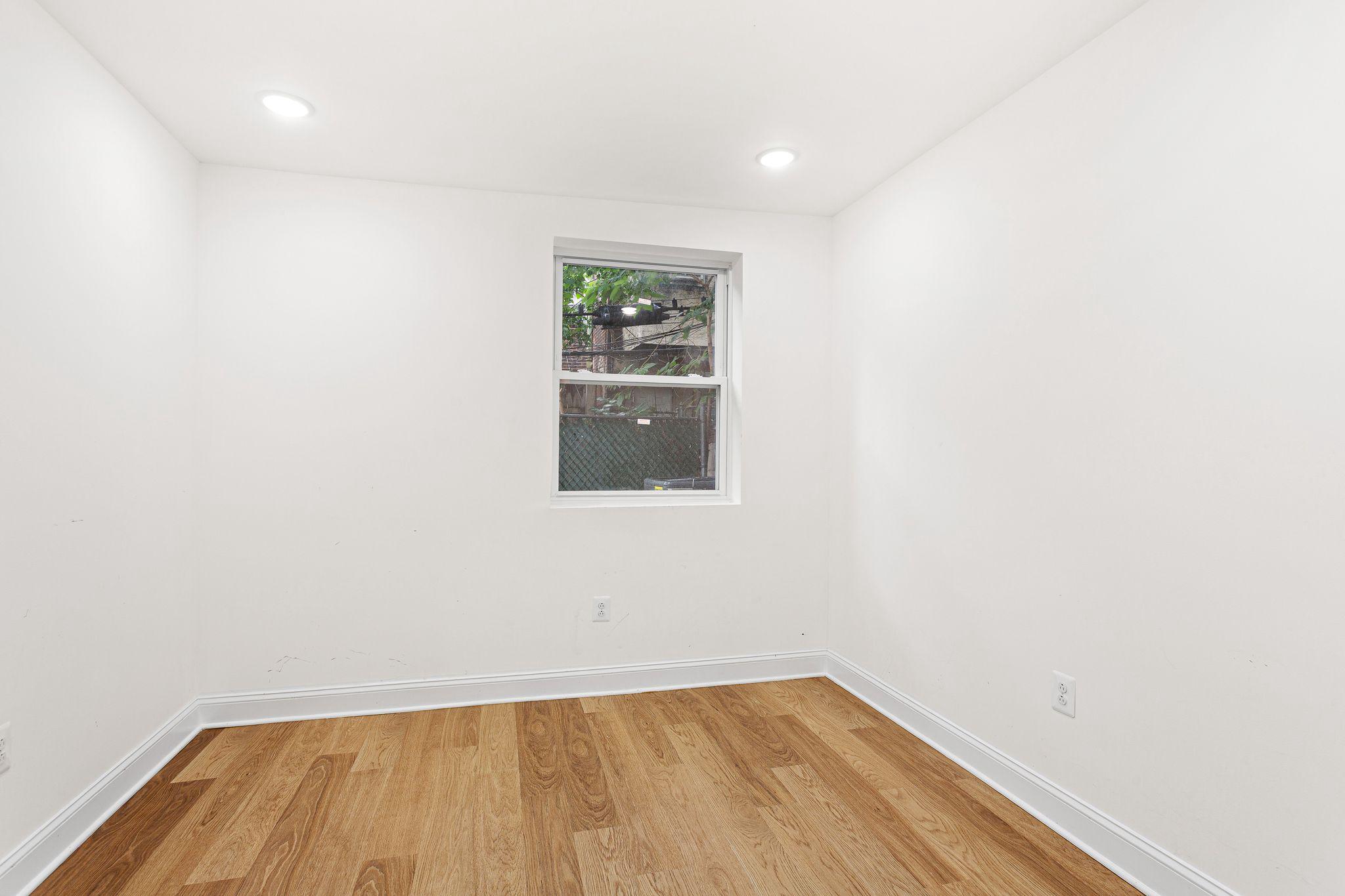 1823 Morris St Property Photo 12