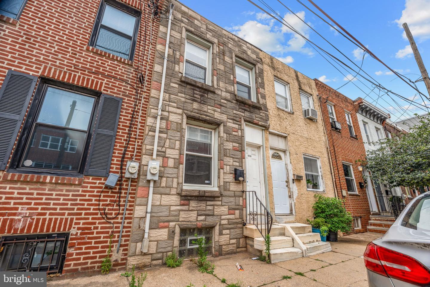 1918 E Firth St Property Photo 1