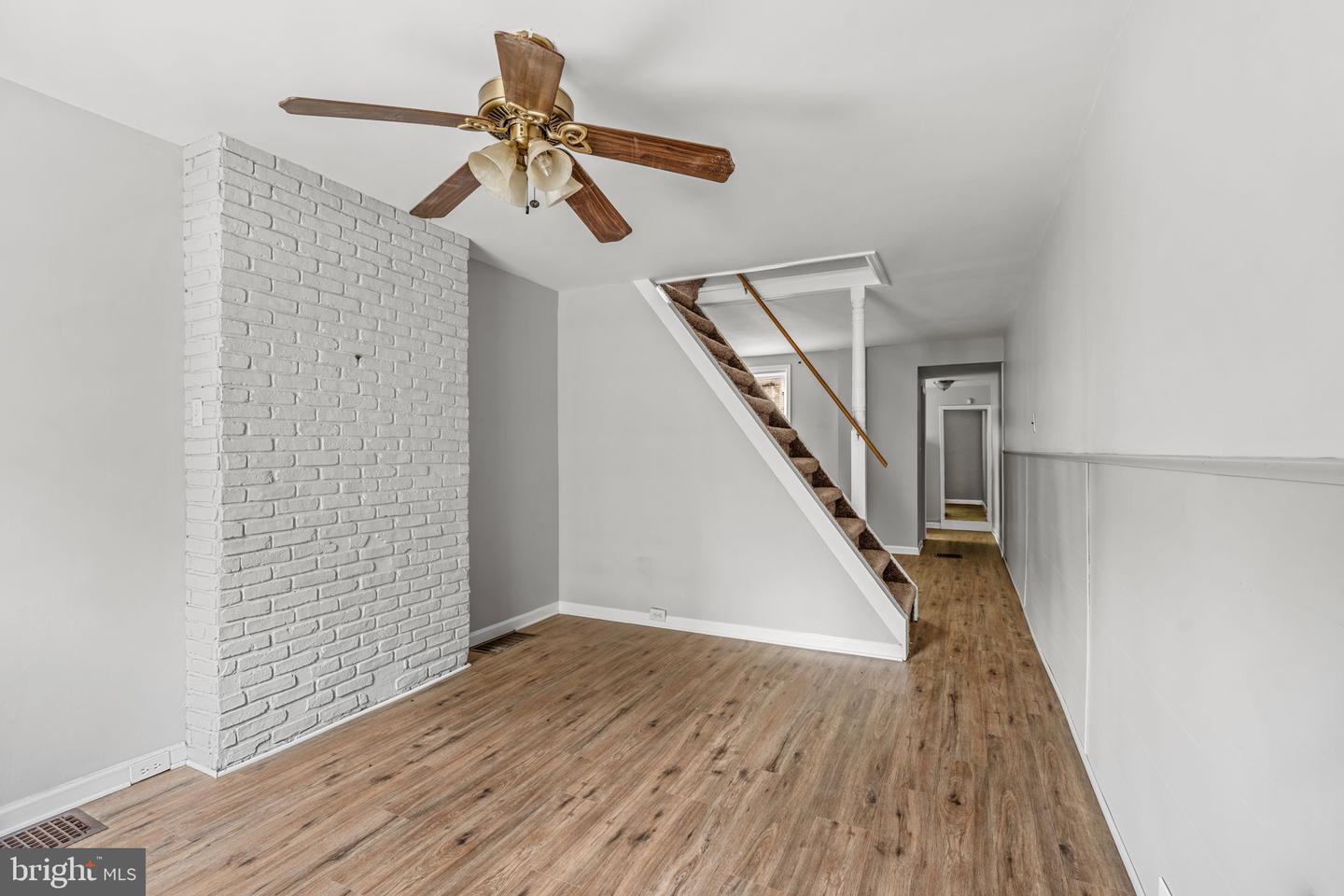 1918 E Firth St Property Photo 5