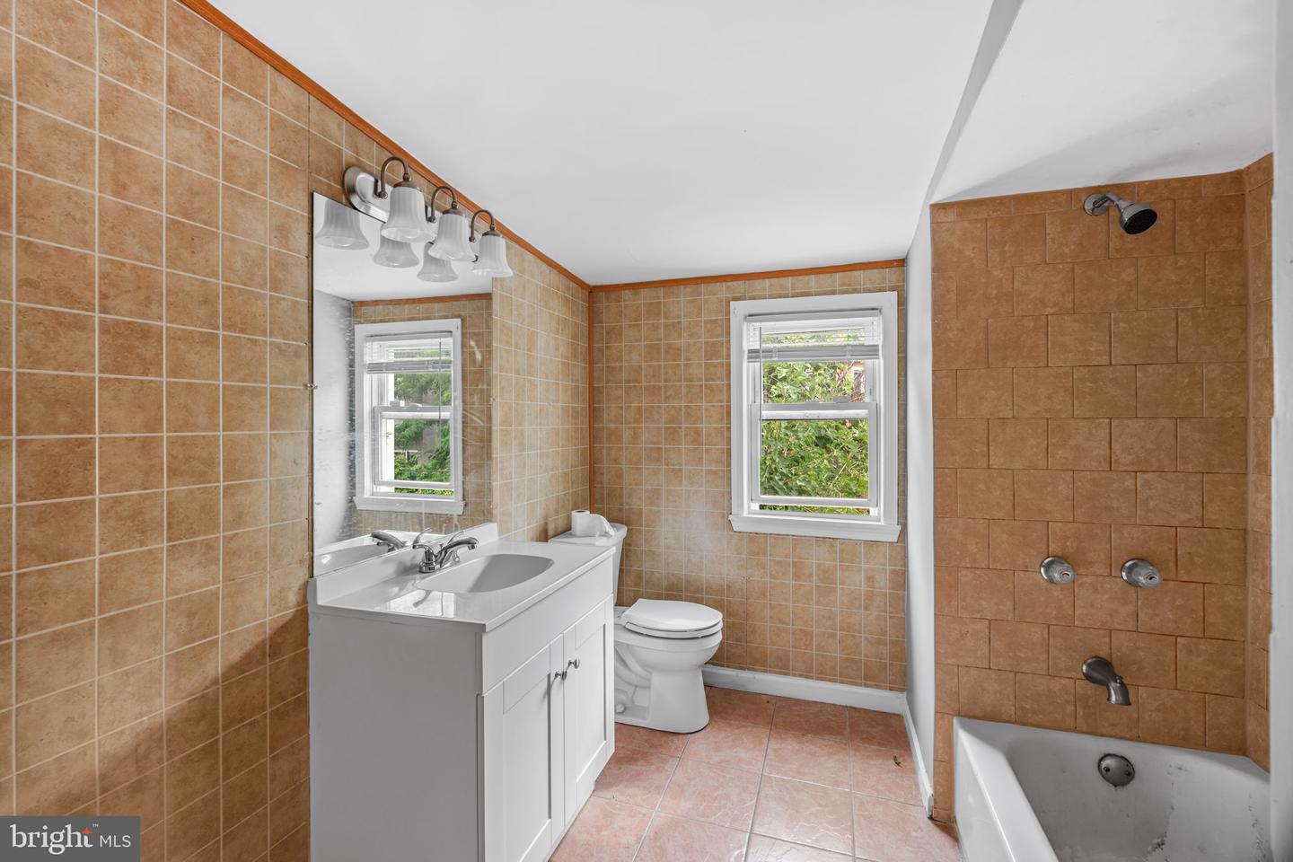 1918 E Firth St Property Photo 27