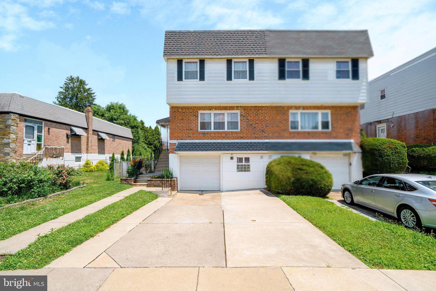 2225 Conwell Ave Property Photo 1