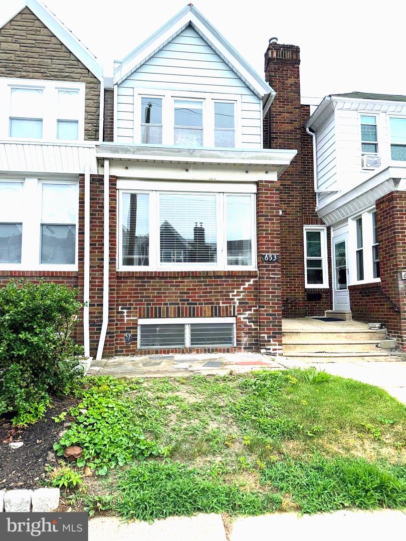653 Gerhard St Property Photo 1