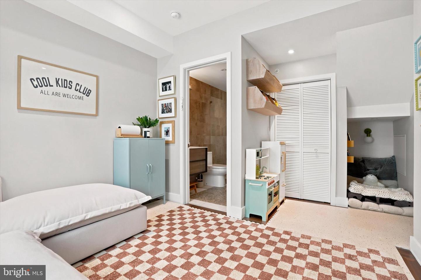 308 N 2nd St Property Photo 32