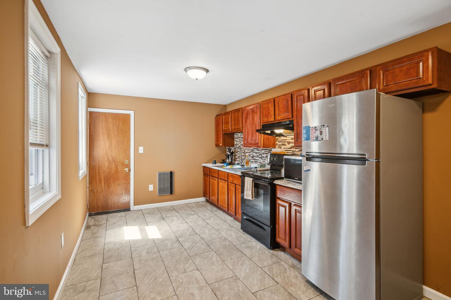 1612 Fontain St Property Photo 2