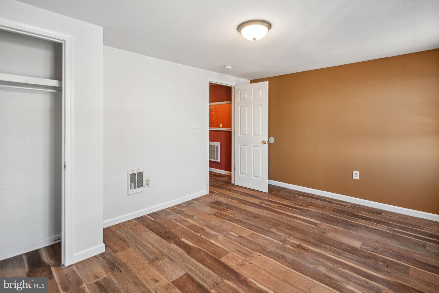 1612 Fontain St Property Photo 11