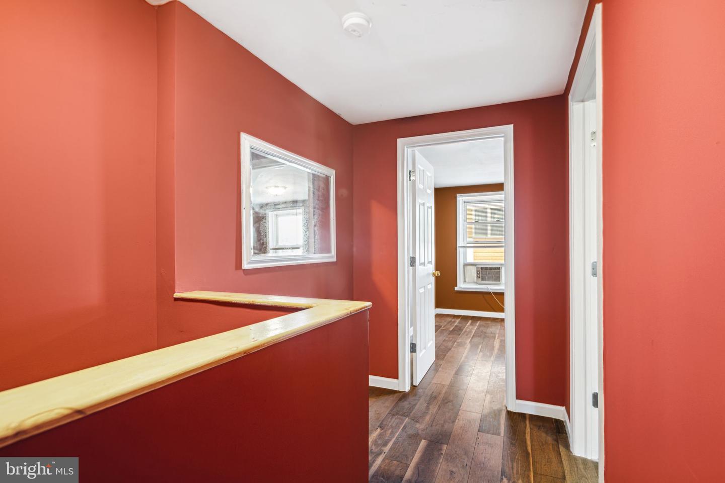 1612 Fontain St Property Photo 13