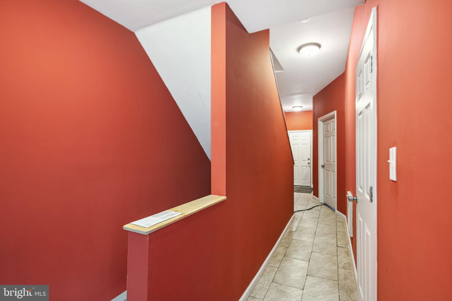 1612 Fontain St Property Photo 14