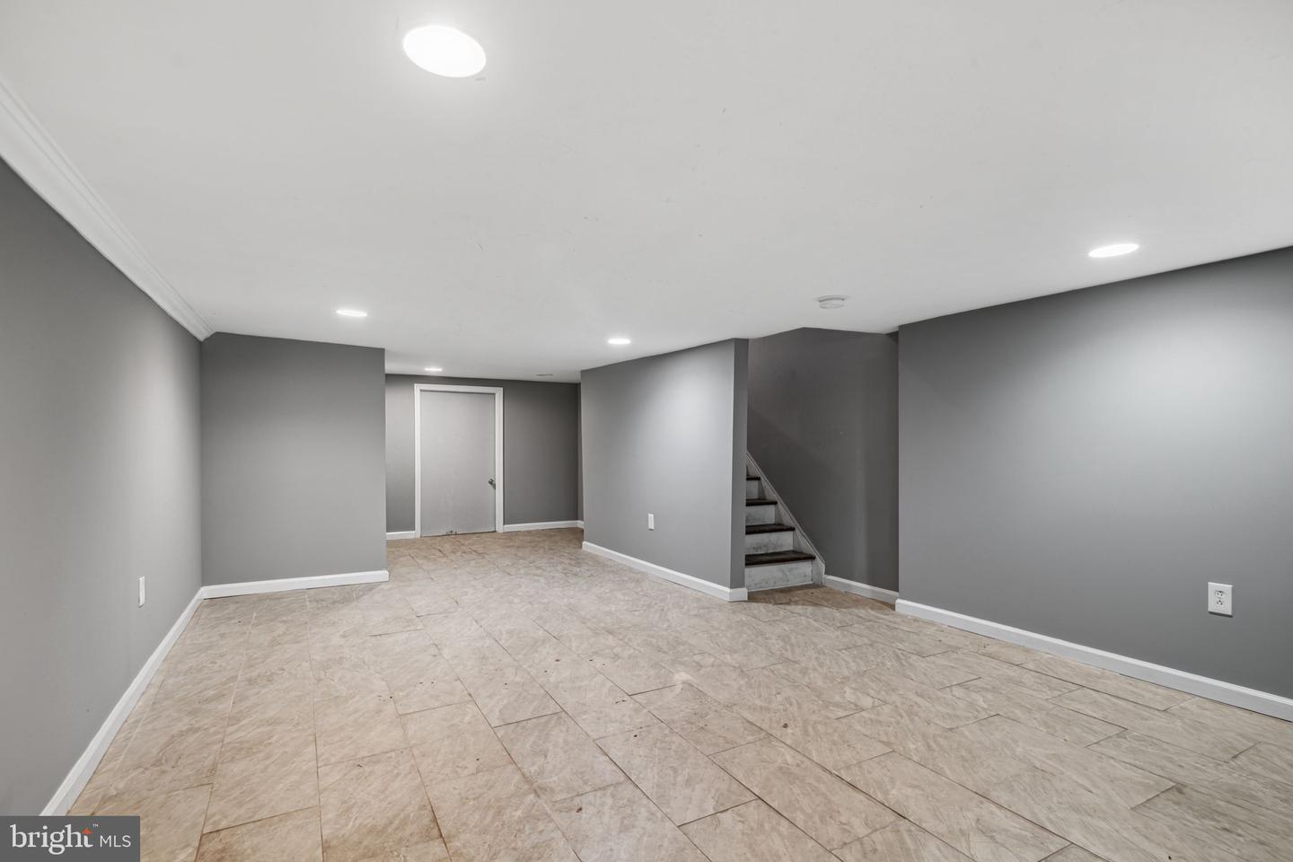 1612 Fontain St Property Photo 16
