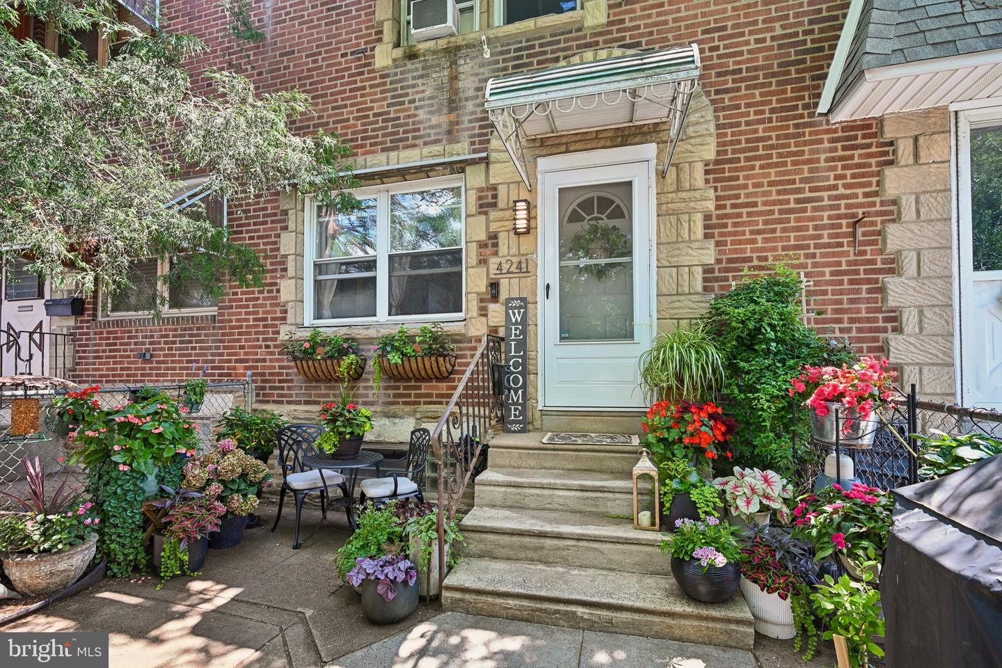 4241 Elbridge St Property Photo 1