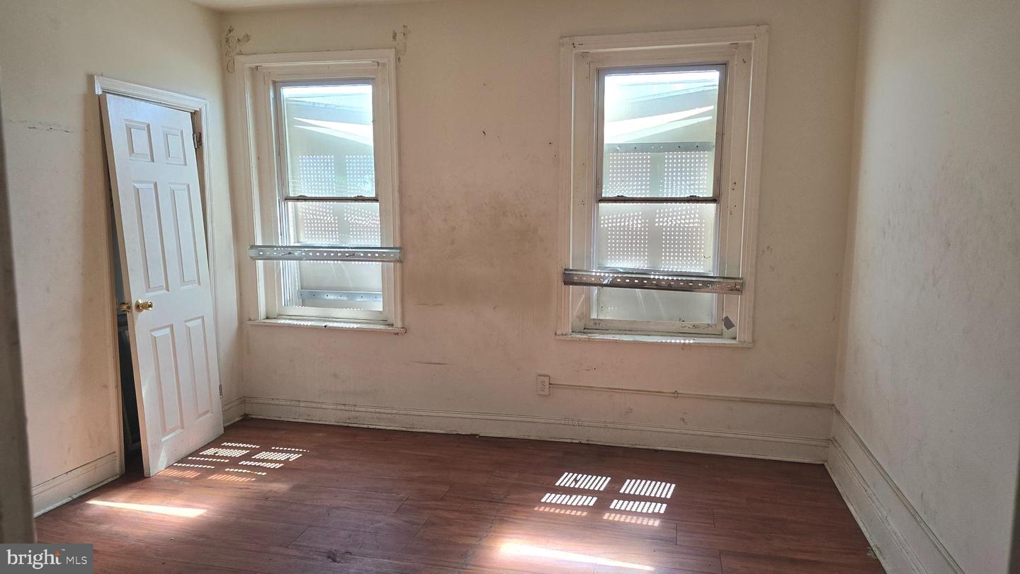 1864 N Judson St Property Photo 6