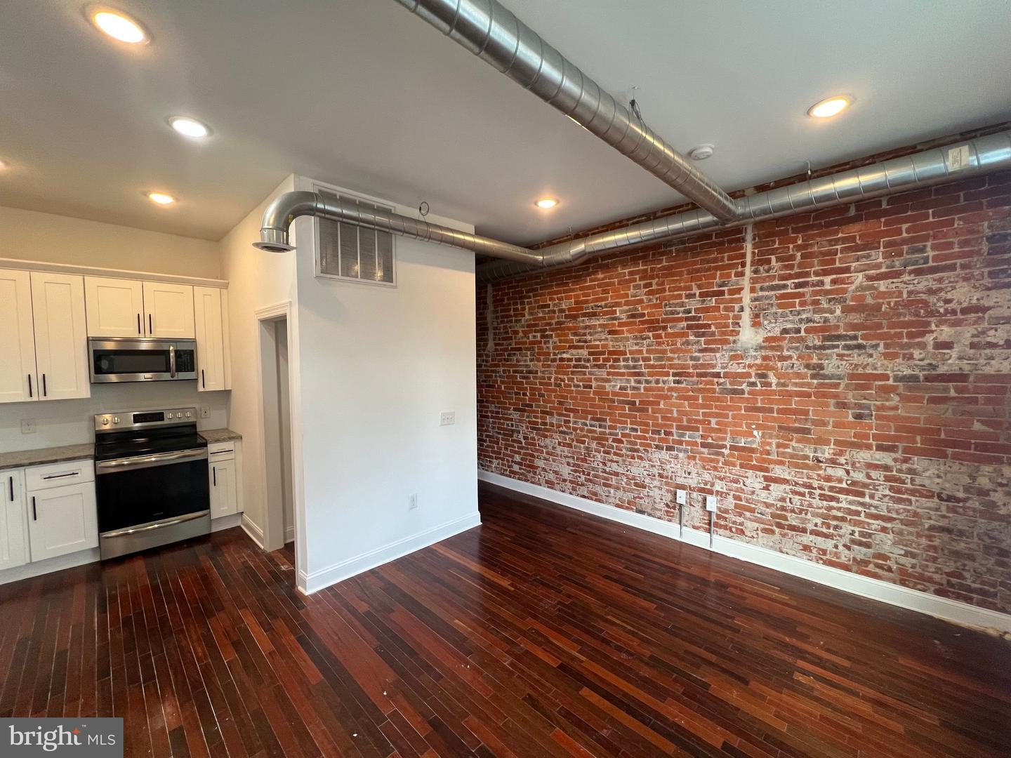 3228 W Diamond St #2 Property Photo 1