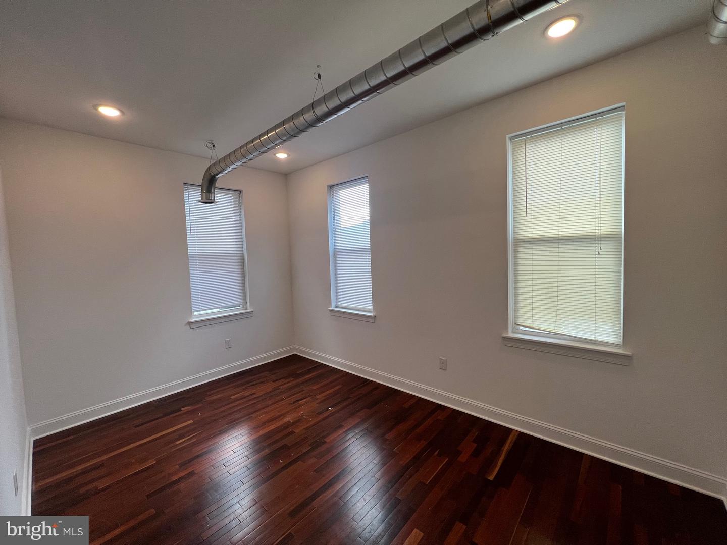 3228 W Diamond St #2 Property Photo 8