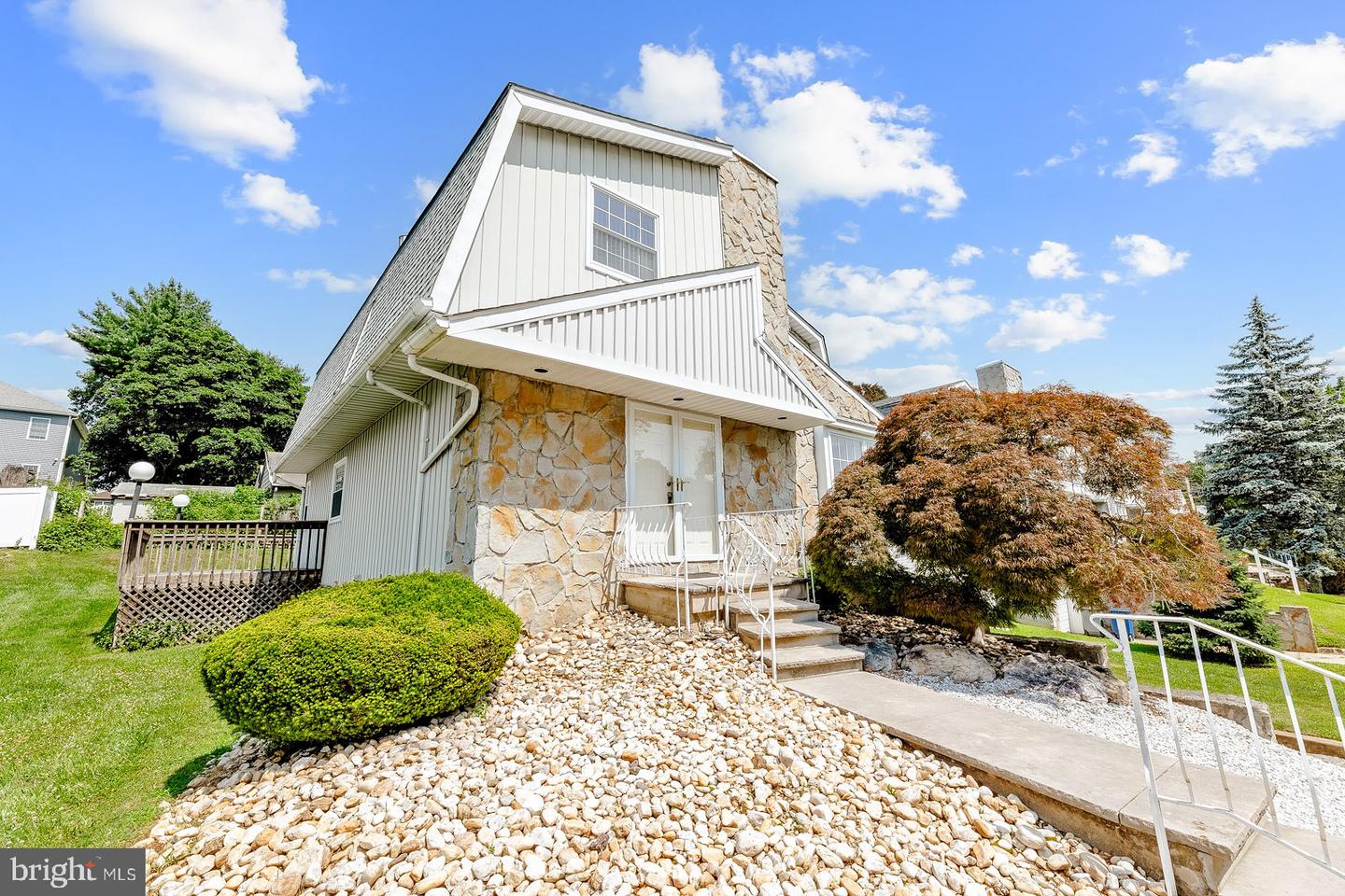 115 Wexford Pl Property Photo 5
