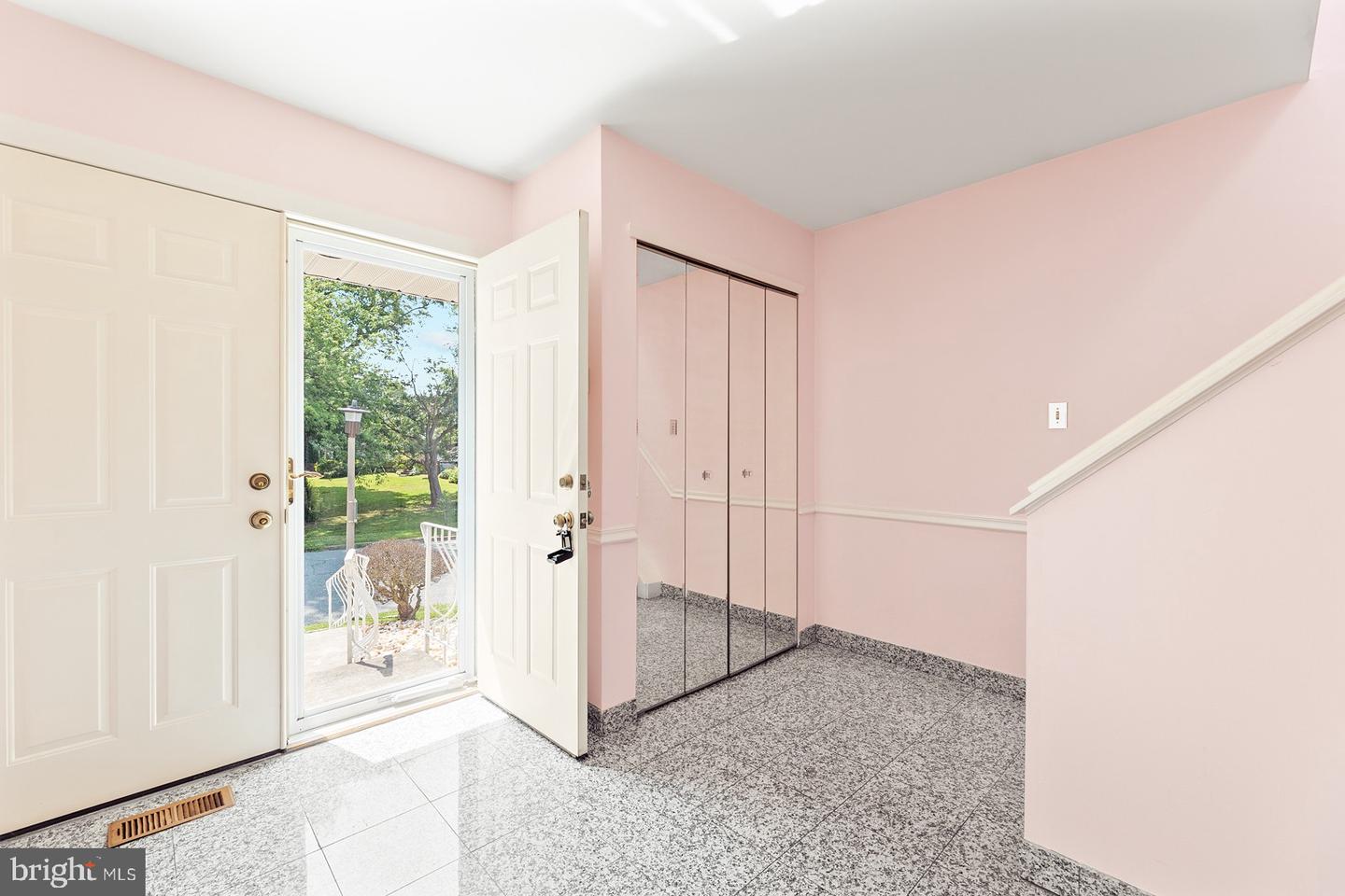 115 Wexford Pl Property Photo 6