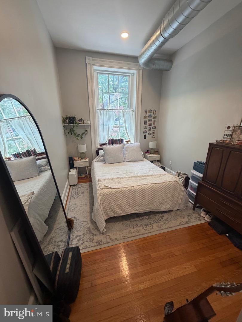 1211 Spruce St #2f Property Photo 6
