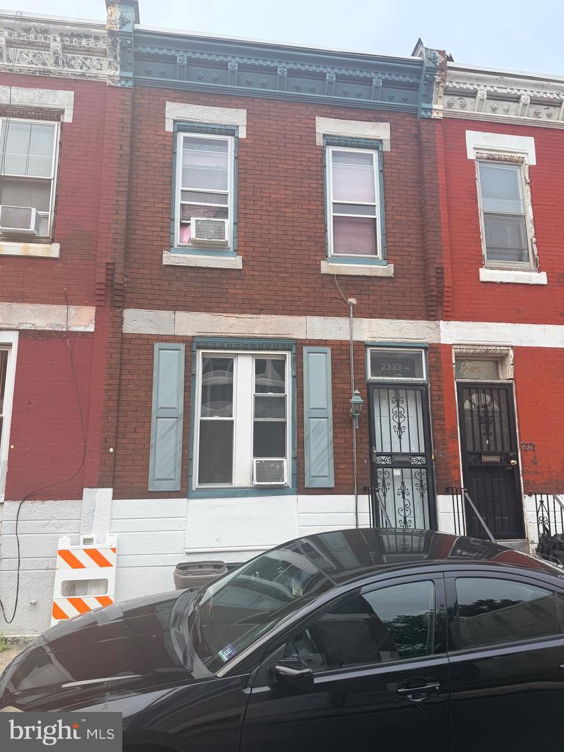 2323 N GRATZ ST Property Photo 1