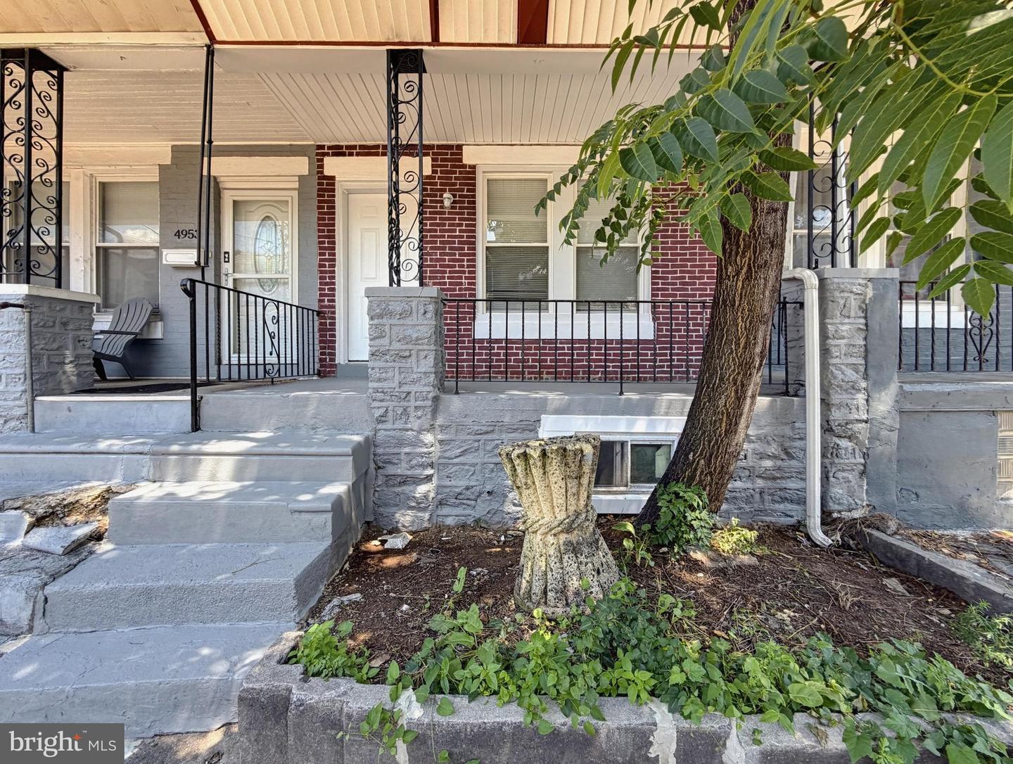 4951 N Franklin St Property Photo 4