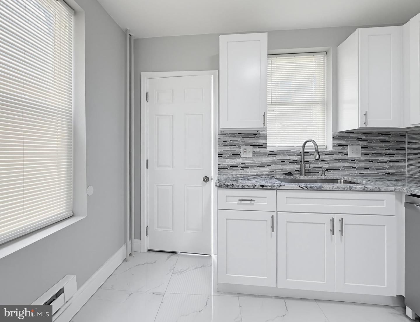 4951 N Franklin St Property Photo 15