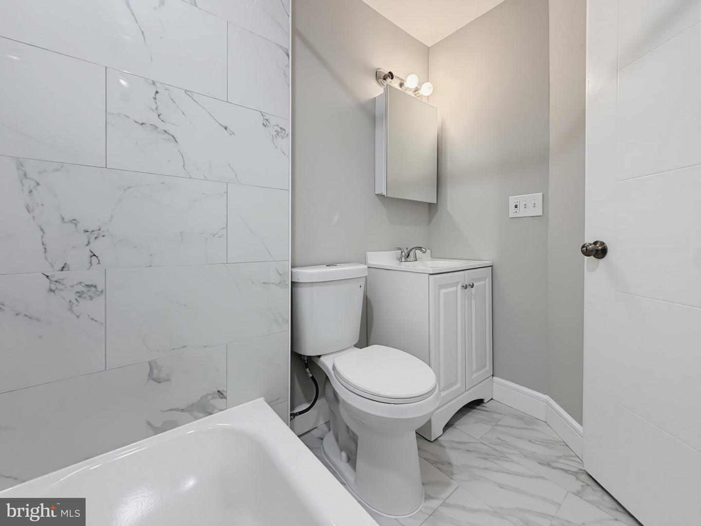 4951 N Franklin St Property Photo 29