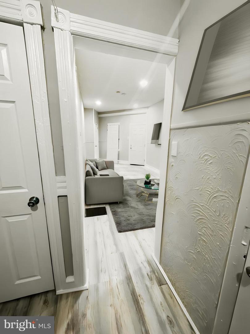 3259 Potter St #1st Fl Property Photo 6