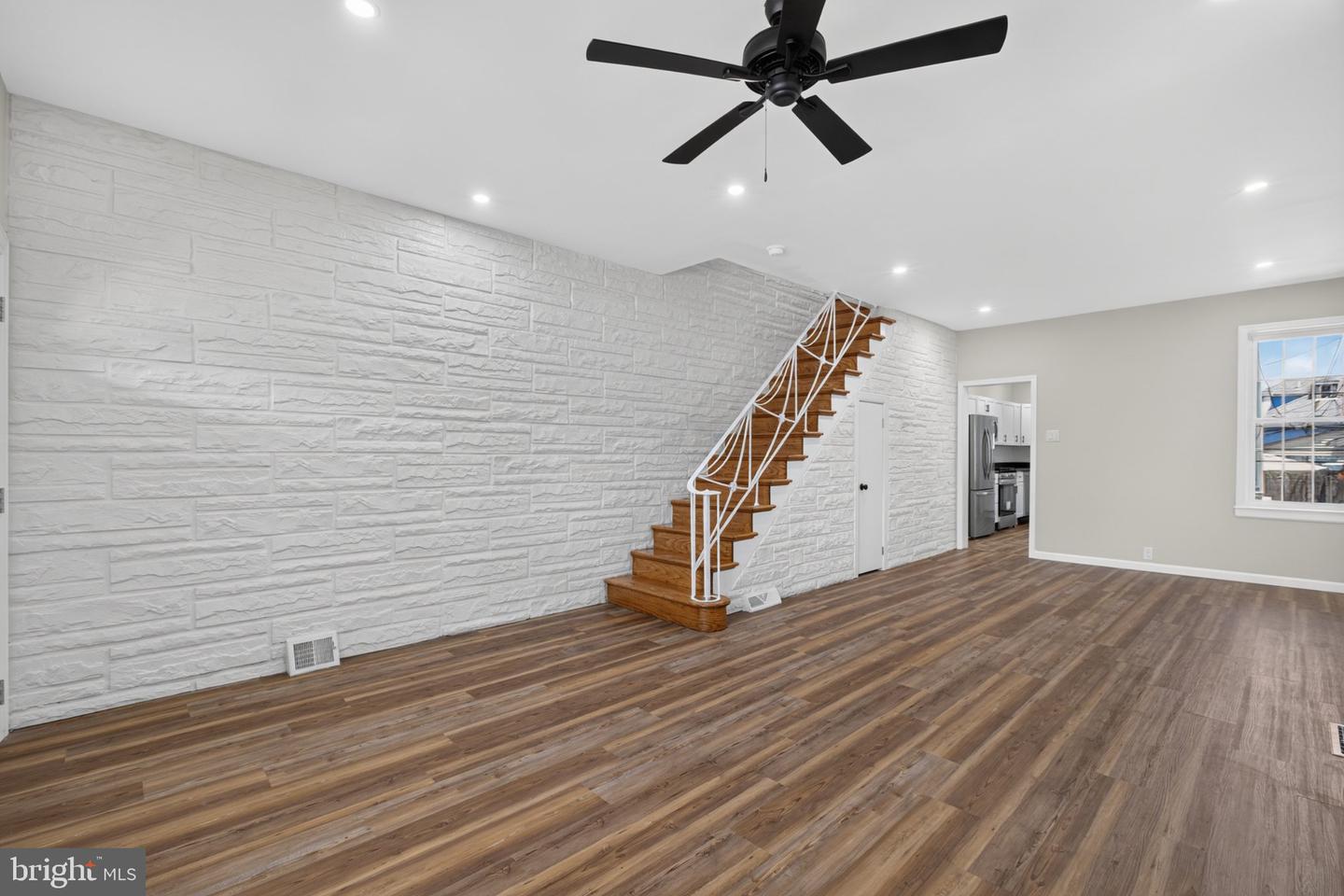 4727 Comly St Property Photo 6