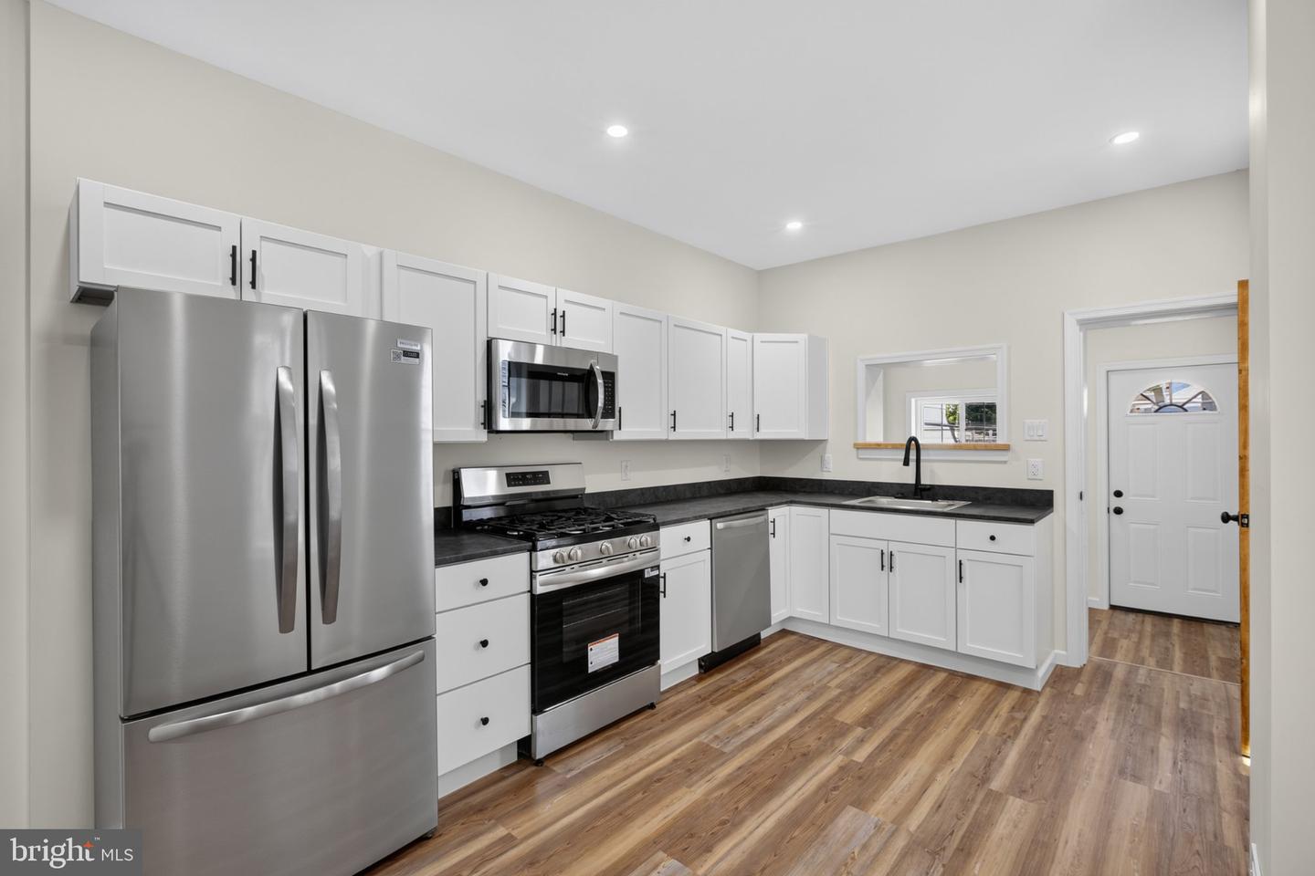 4727 Comly St Property Photo 11