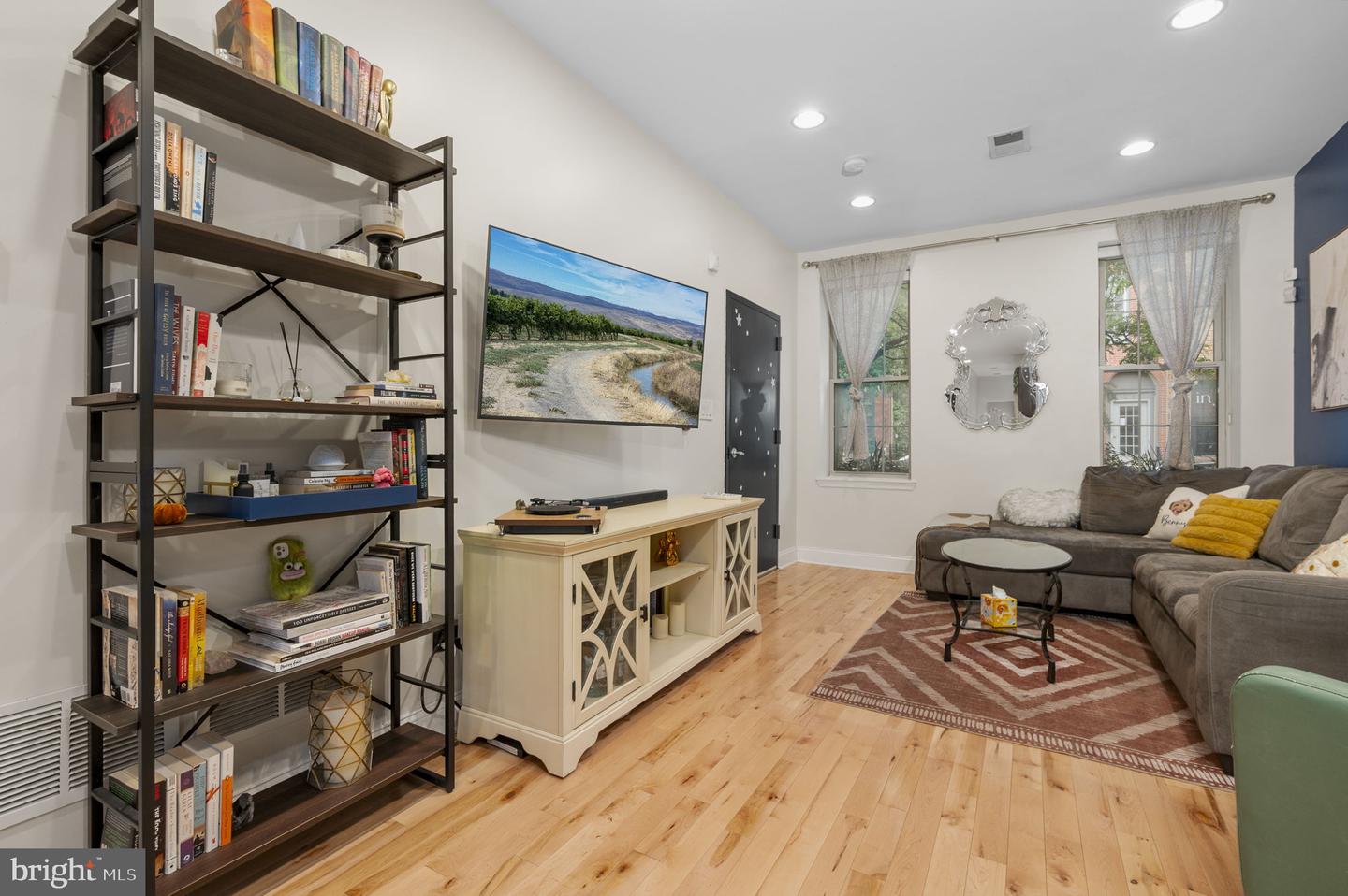 1814 Frankford Ave #a Property Photo 3