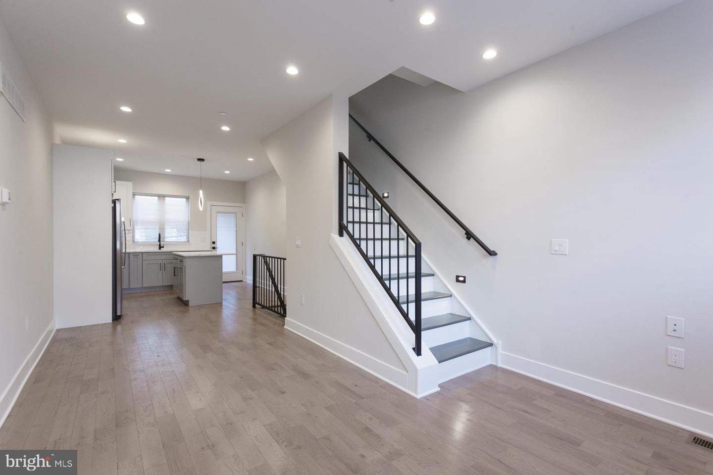 5126 Malcolm St Property Photo 1