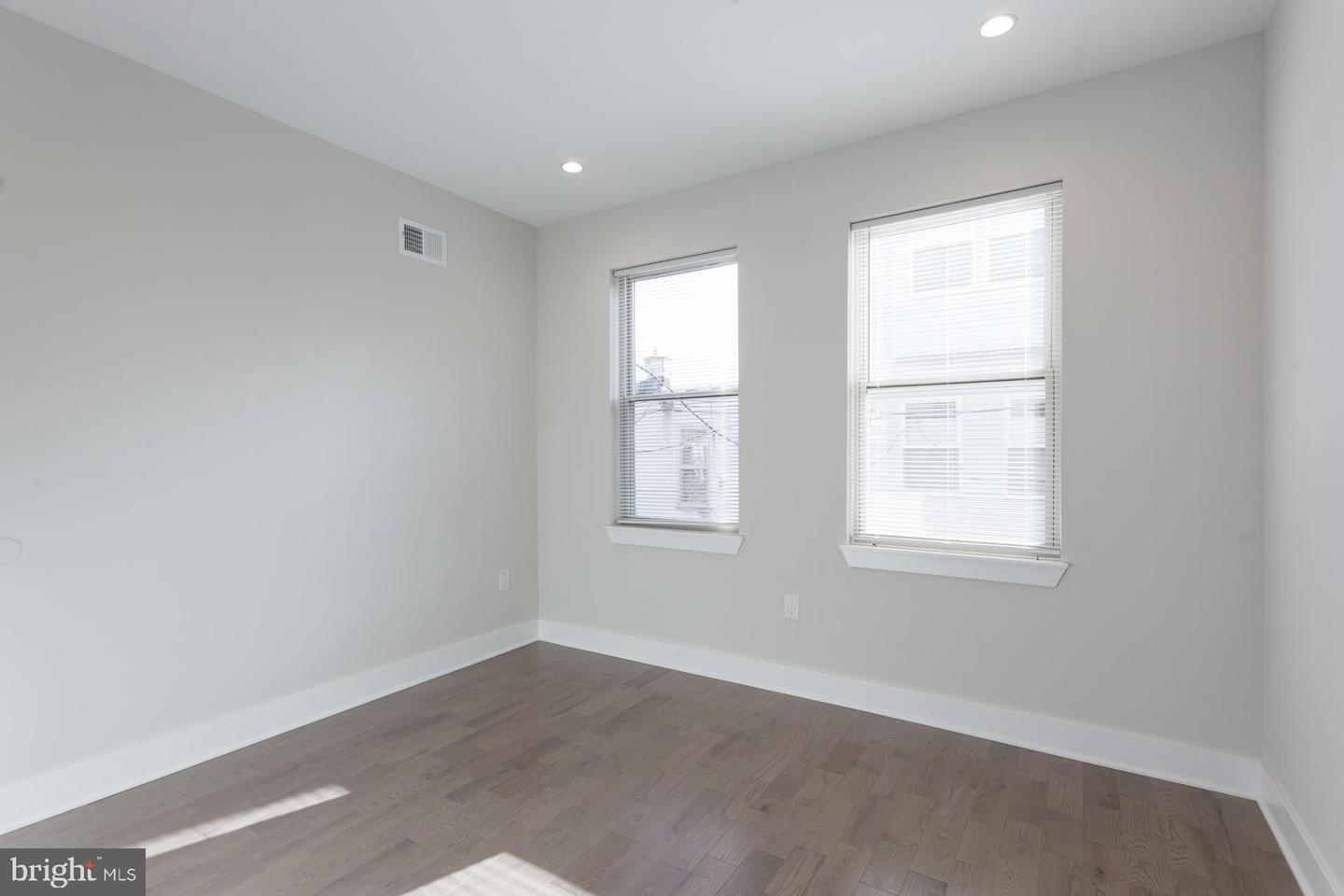 5126 Malcolm St Property Photo 8