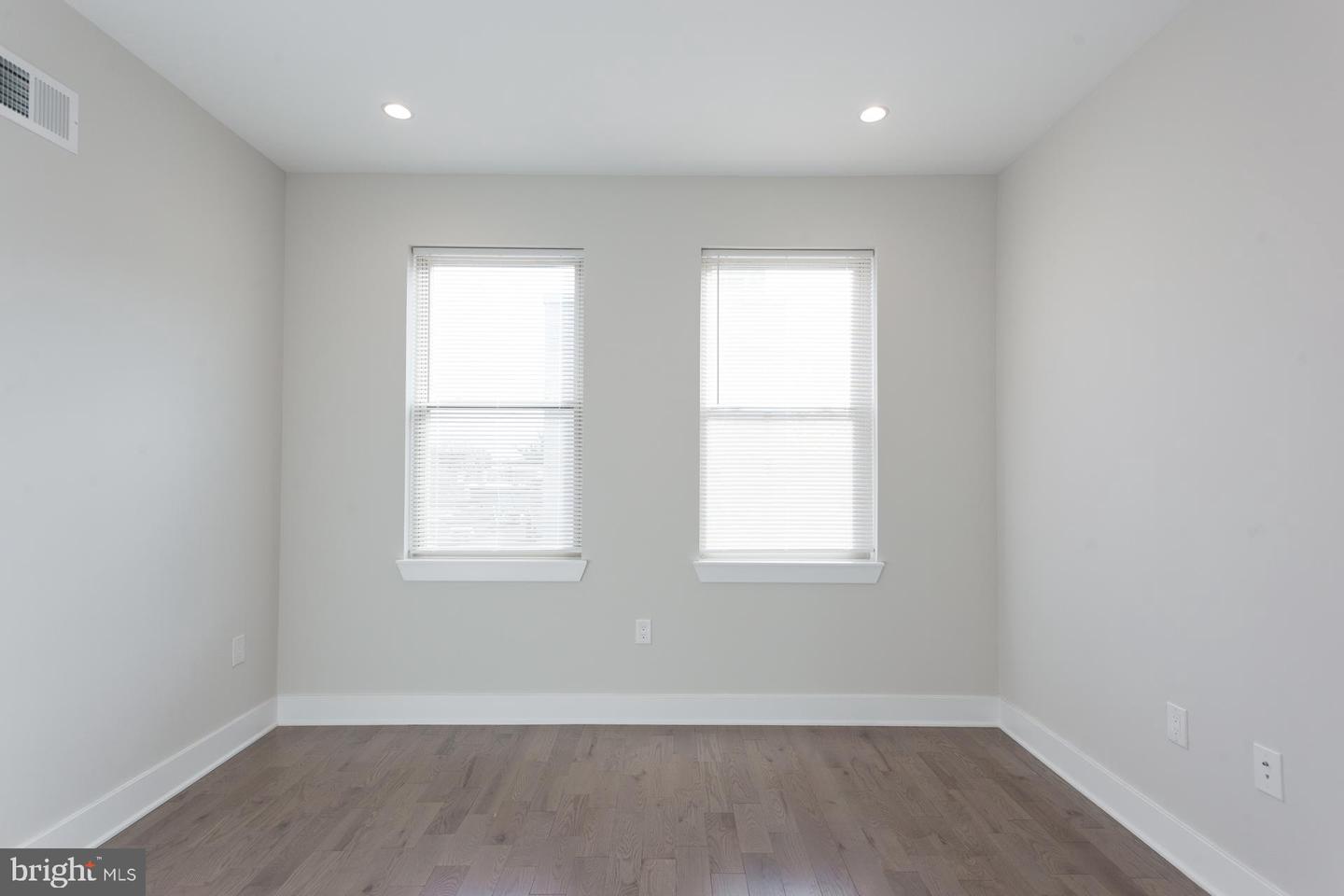 5126 Malcolm St Property Photo 12