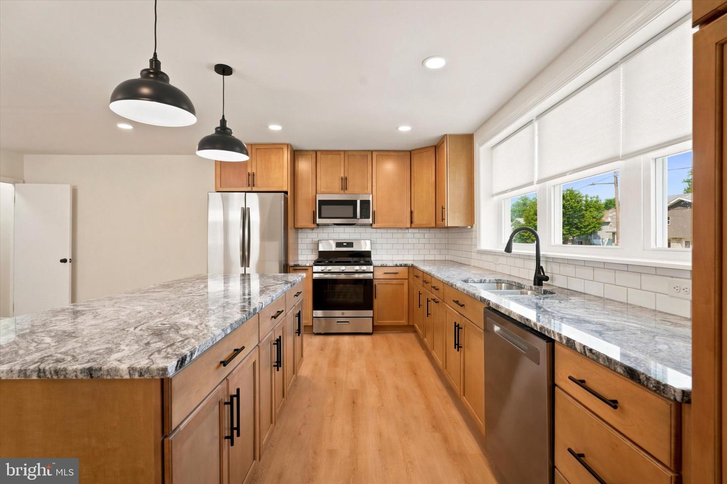 668 Renz St Property Photo 1