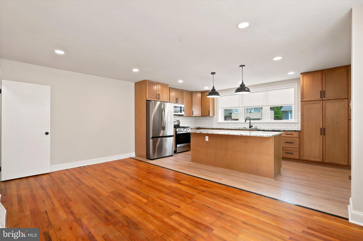 668 Renz St Property Photo 6