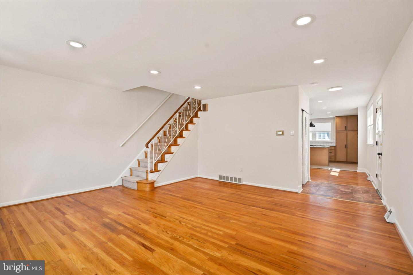 668 Renz St Property Photo 7