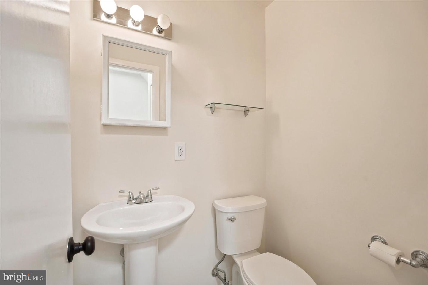 668 Renz St Property Photo 11