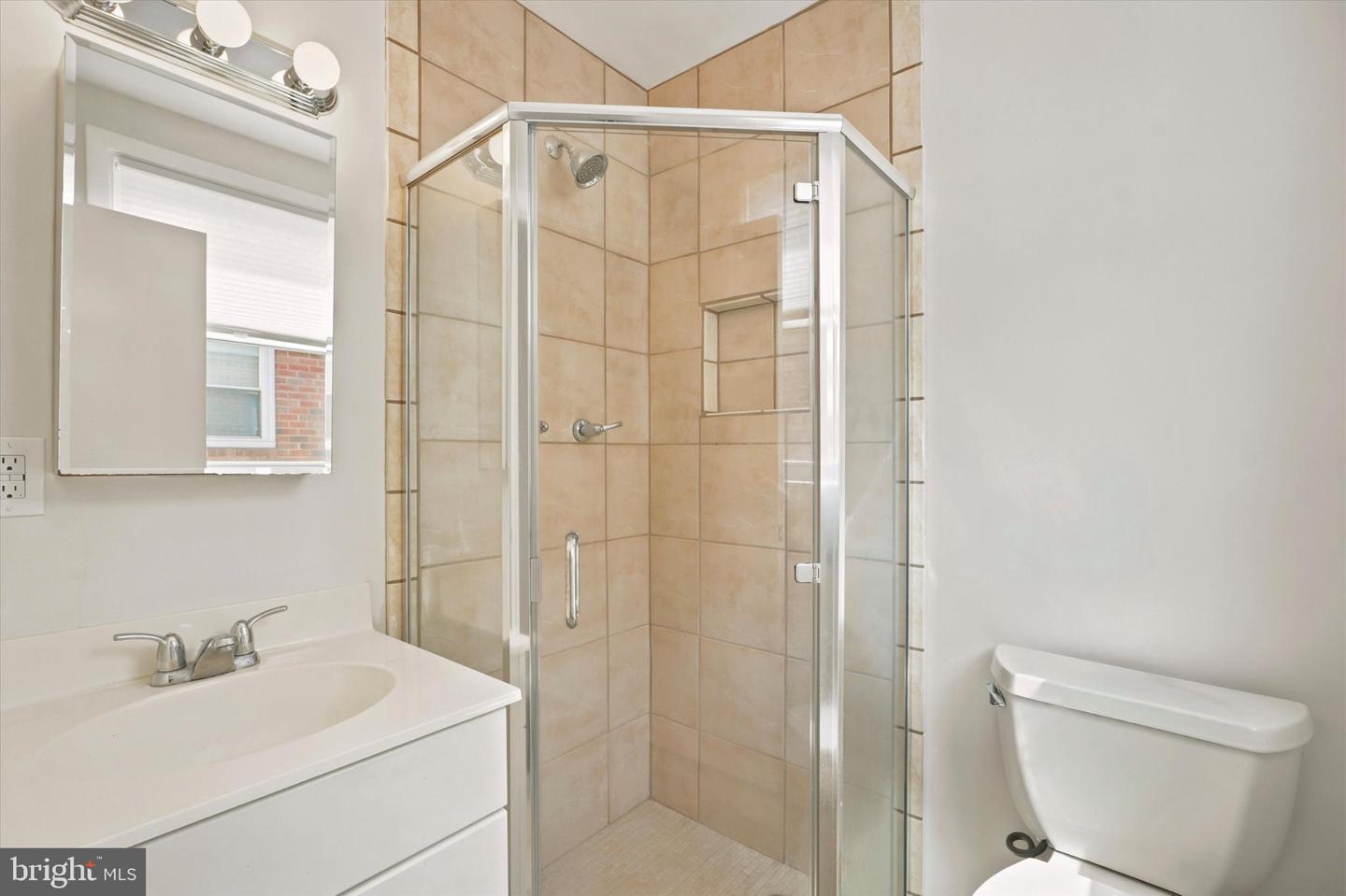 668 Renz St Property Photo 12