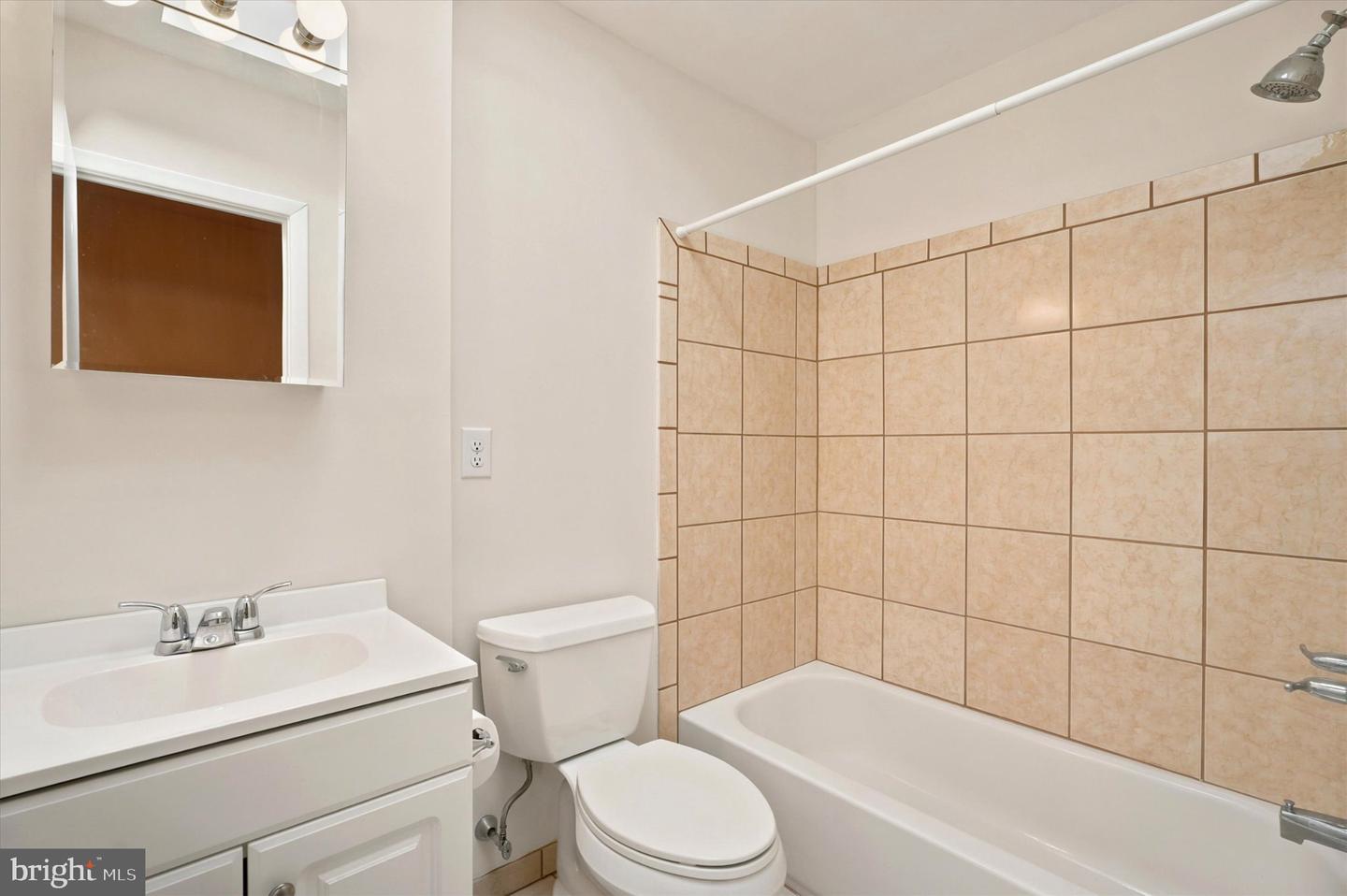 668 Renz St Property Photo 19