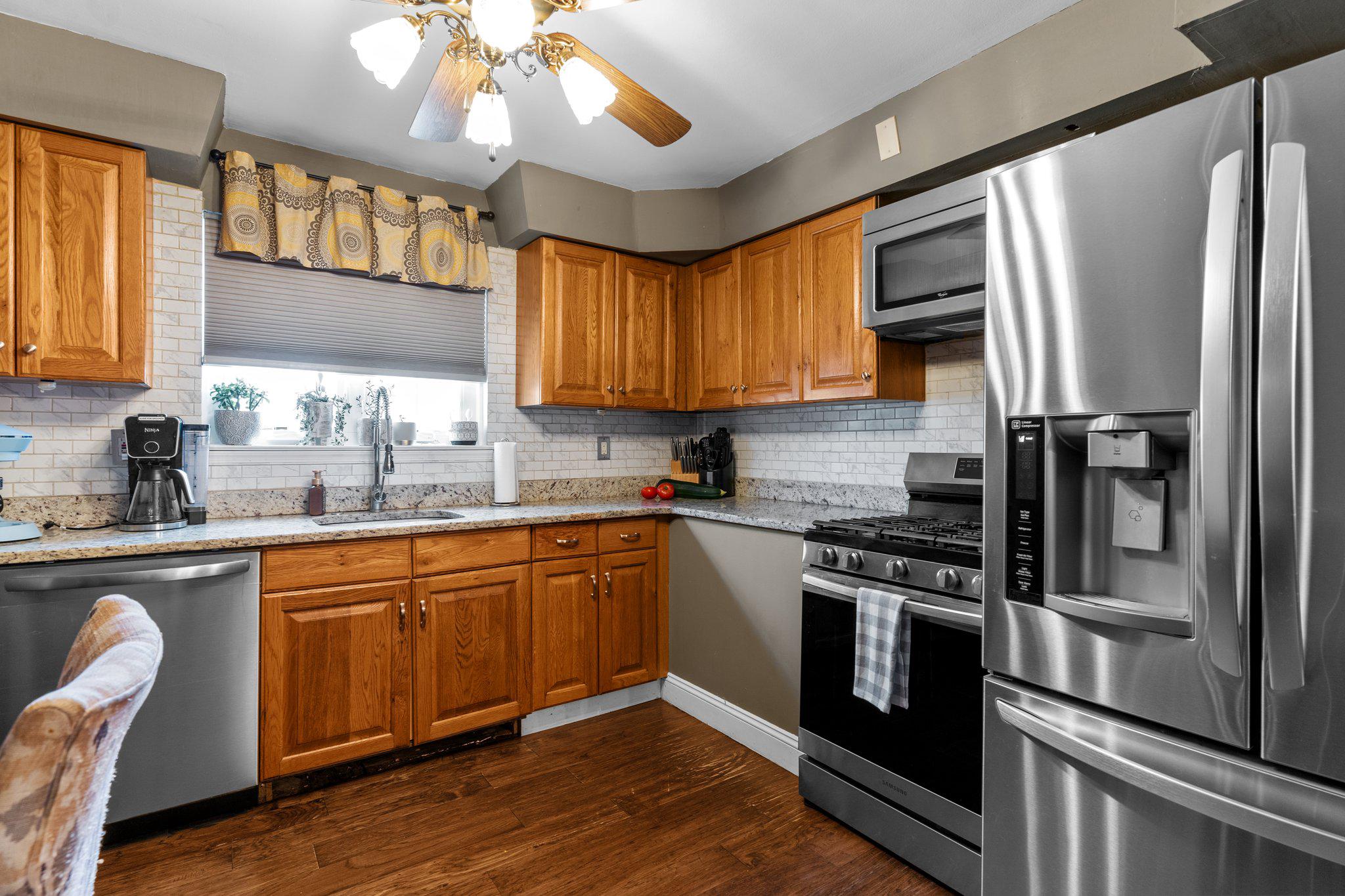 3670 Sussex Ln Property Photo 8