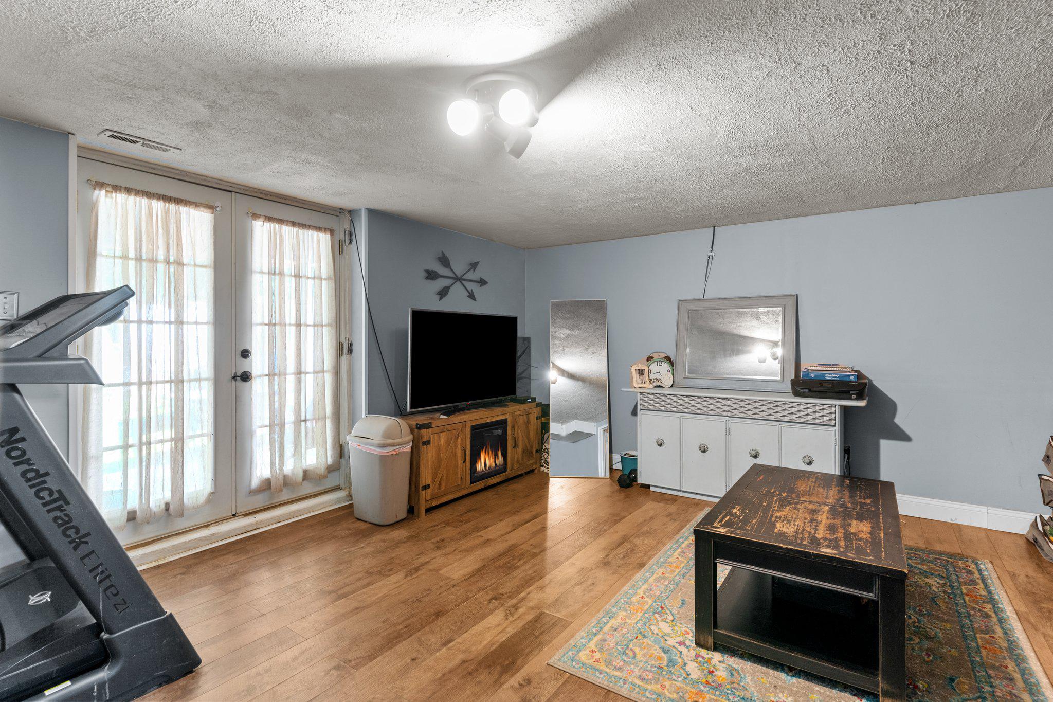 3670 Sussex Ln Property Photo 21