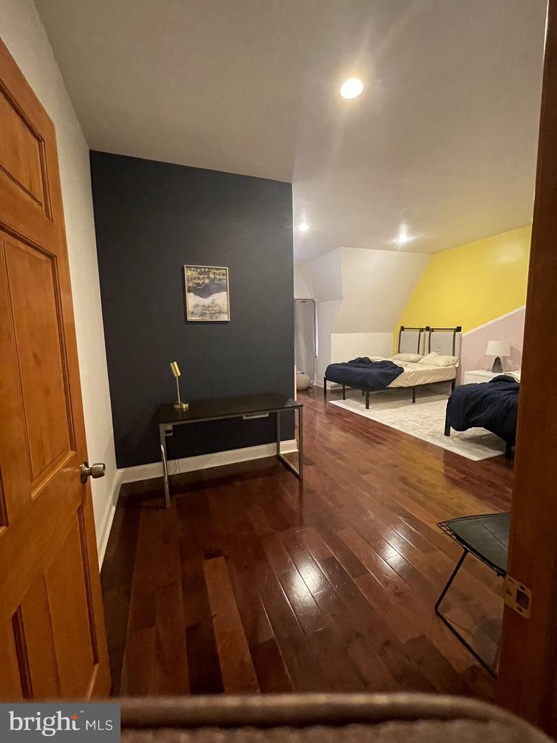 1316 Walnut St Property Photo 15