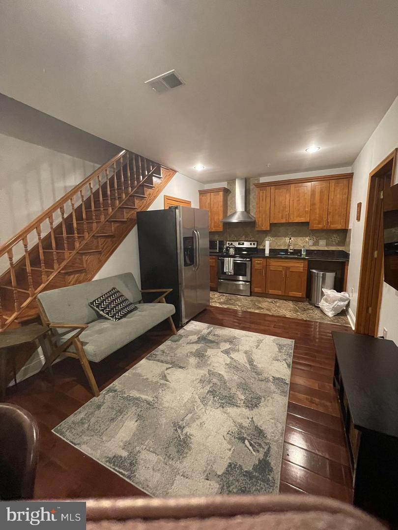 1316 Walnut St Property Photo 18