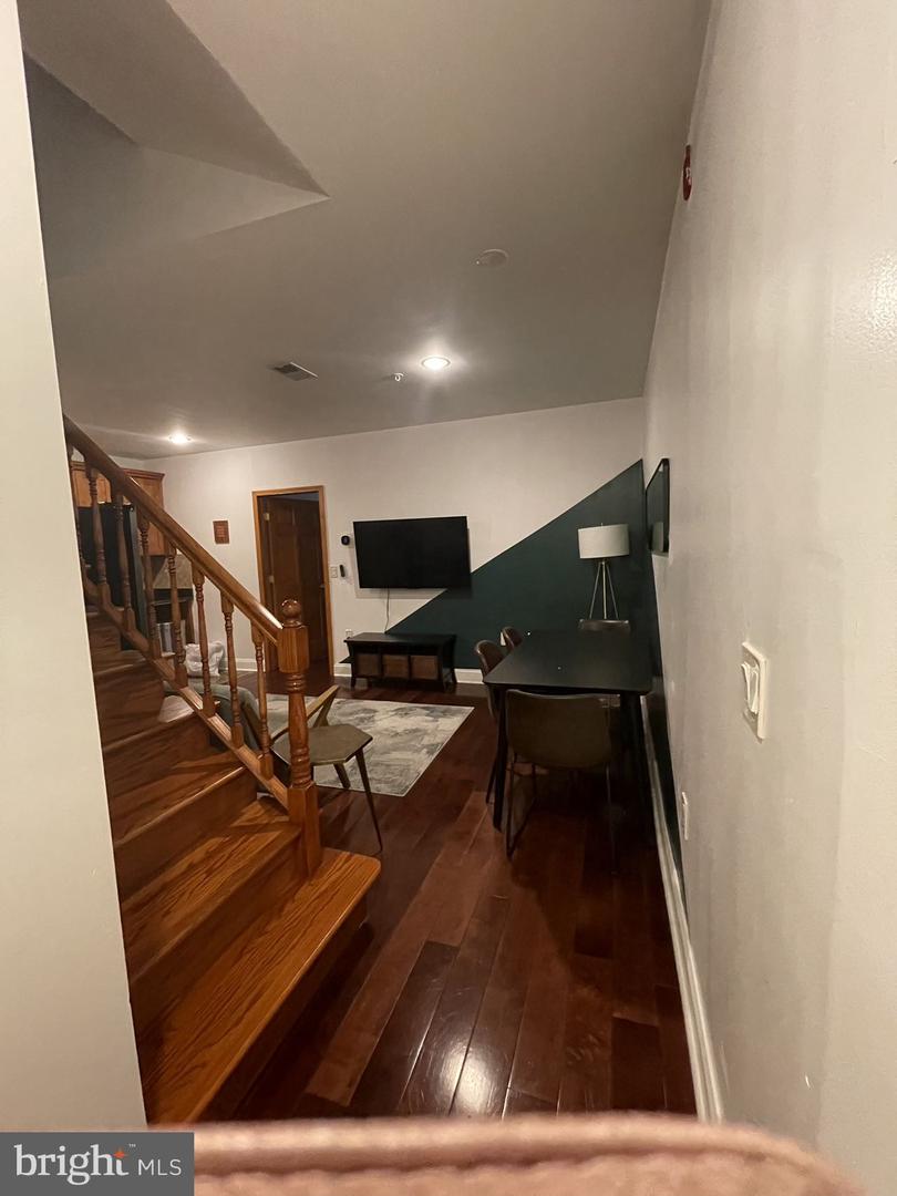 1316 Walnut St Property Photo 23