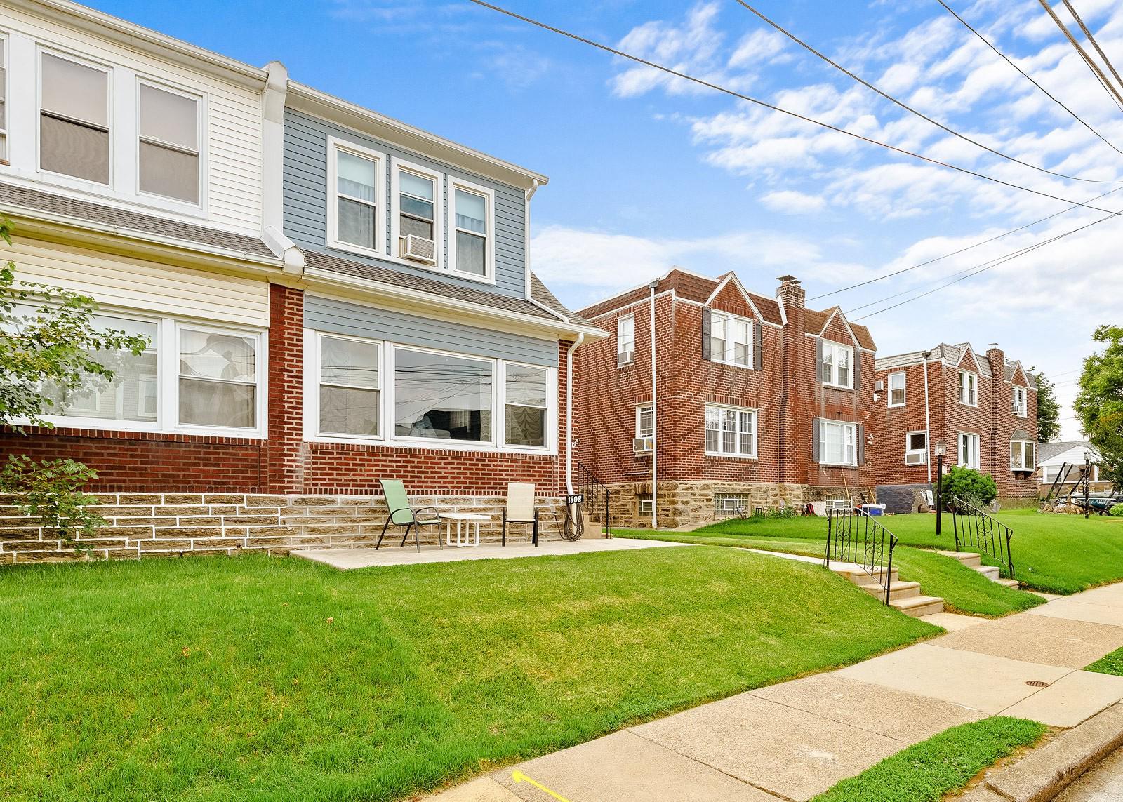 1808 Lansing St Property Photo 4